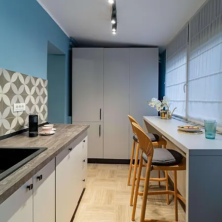 Renovated 1br By Piata Universitatii - Serene Comfort 公寓
