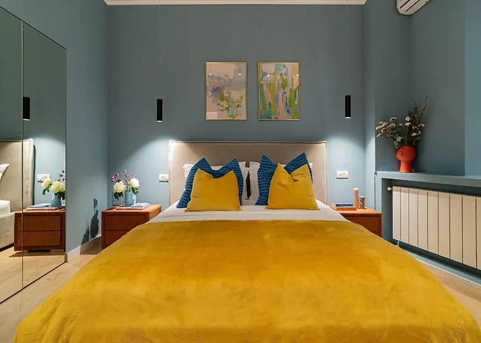 Apartament Renovated 1br By Piata Universitatii - Serene Comfort *